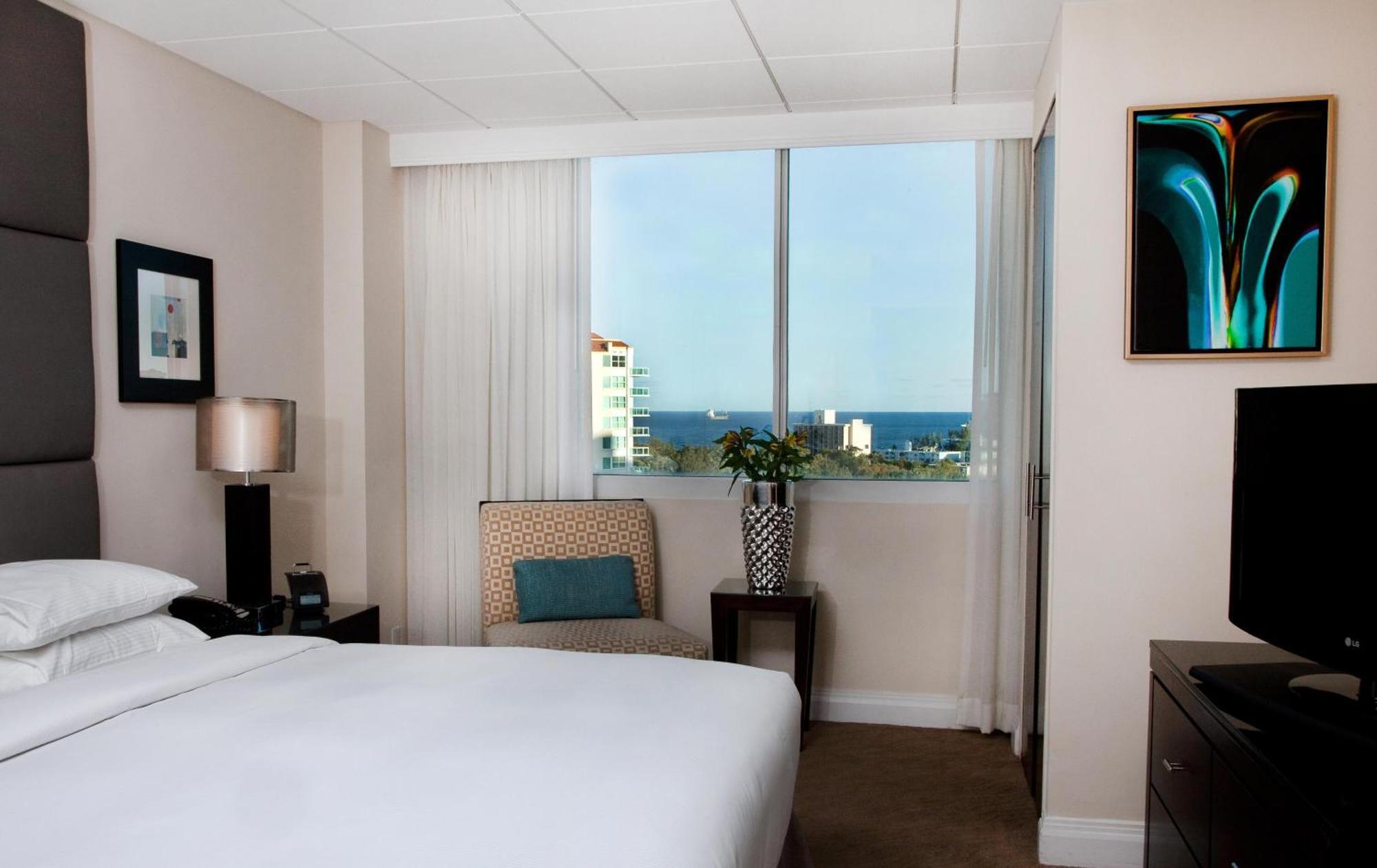 Double Queen Suite Waterway View