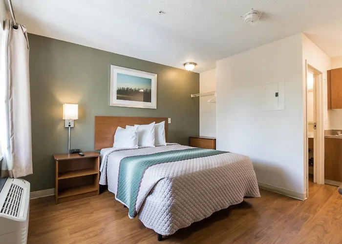 Motels Hometowne Studios By Red Roof Fort Lauderdale